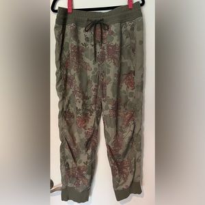 Anthropologie Nomad Jogger size L